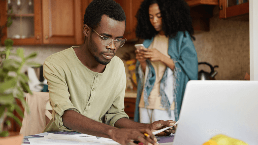 Different side hustles for job seekers to earn money